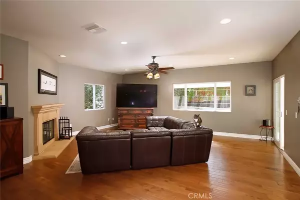 Thousand Oaks, CA 91362,1595 E Avenida De Las Flores