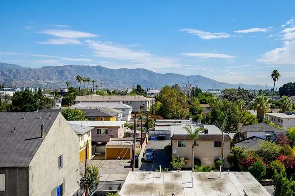 North Hollywood, CA 91605,6938 Laurel Canyon #101