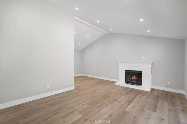 Saugus, CA 91350,22570 Los Tigres Drive