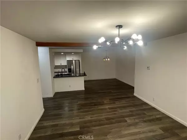 Van Nuys, CA 91406,15511 Sherman Way