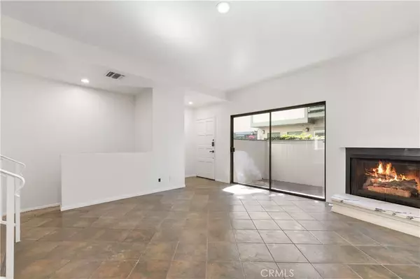 Van Nuys, CA 91406,7550 Zombar #11