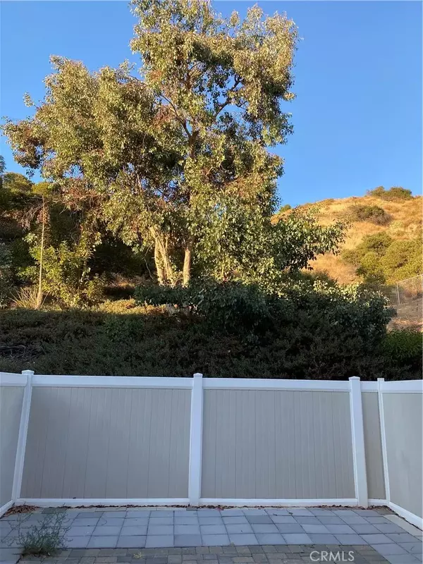 Sun Valley, CA 91352,9325 Sunland Park