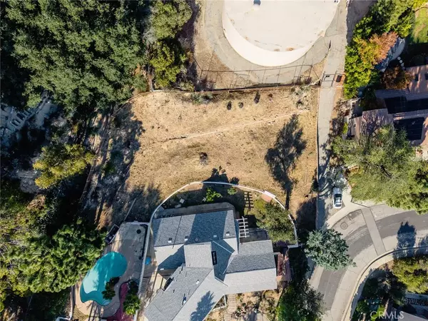 La Crescenta, CA 91214,2829 Willowhaven