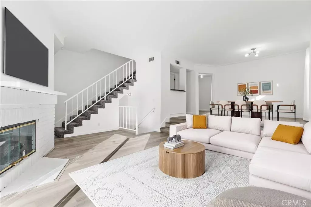 North Hollywood, CA 91601,5100 Riverton Ave #5