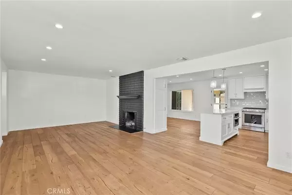 Burbank, CA 91501,1056 E Orange Grove