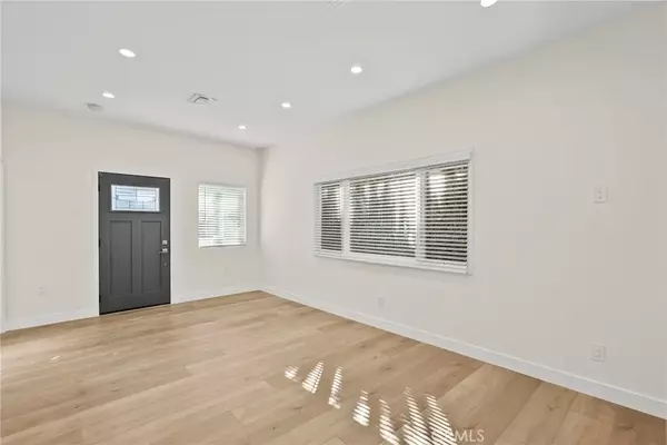 Burbank, CA 91501,1058 E Orange Grove Avenue