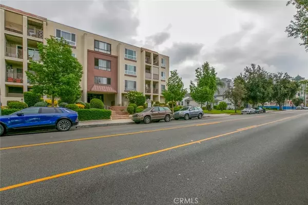 Glendale, CA 91202,1118 N Central #17