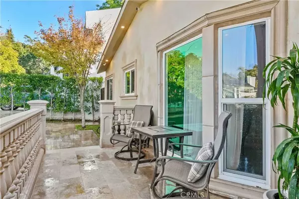 Glendale, CA 91208,1824 Crestmont Court