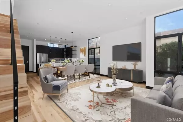 Burbank, CA 91506,922 W Clark Avenue #101