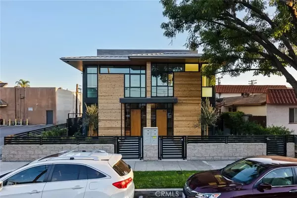 922 W Clark Avenue #101, Burbank, CA 91506