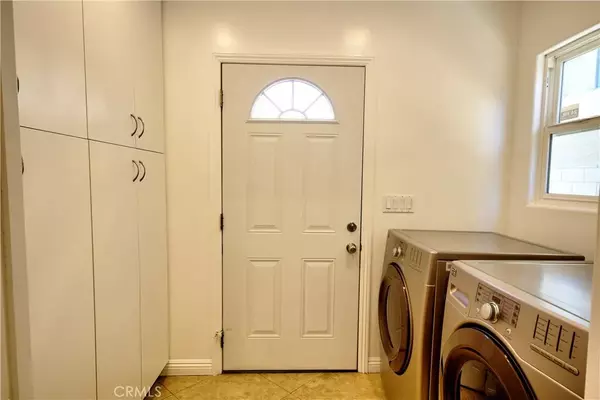 Glendale, CA 91205,1367 E Windsor