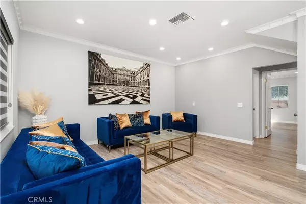 Valley Glen, CA 91401,13001 Debby Street