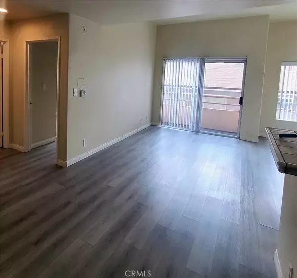 Sherman Oaks, CA 91403,5060 Kester Avenue #208