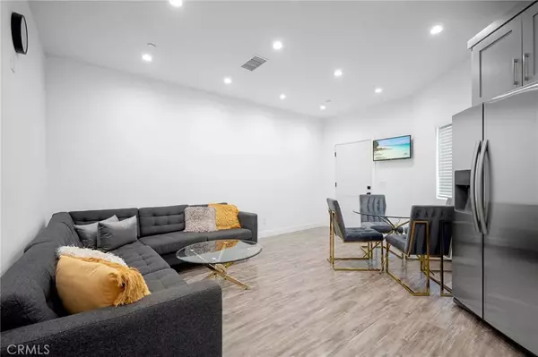 North Hollywood, CA 91605,13313 Wixom