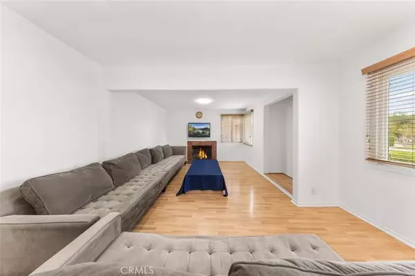 North Hollywood, CA 91605,12329 Burton