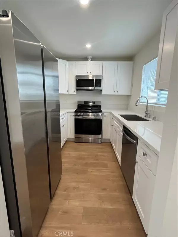 Glendale, CA 91205,1011 E Chevy Chase #B