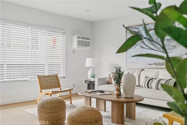 Glendale, CA 91202,587 South St #18