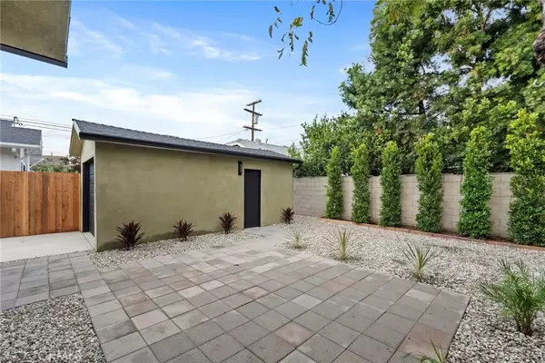 Los Angeles, CA 90042,5105 Buchanan