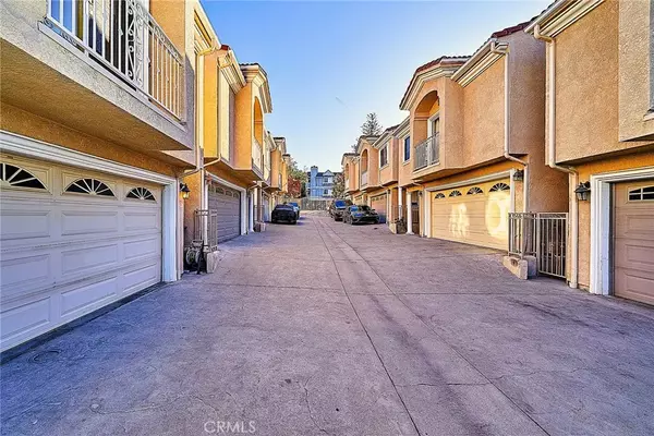 Tujunga, CA 91042,10357 Commerce Avenue #7