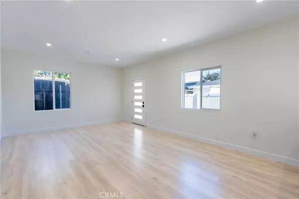 Burbank, CA 91505,2131 N Pepper