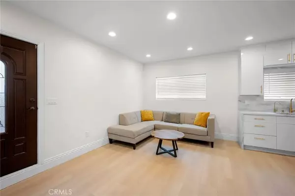 Sunland, CA 91040,11040 Nassau