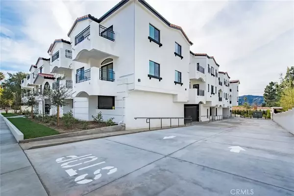 Montrose, CA 91020,2340 Montrose Avenue #303