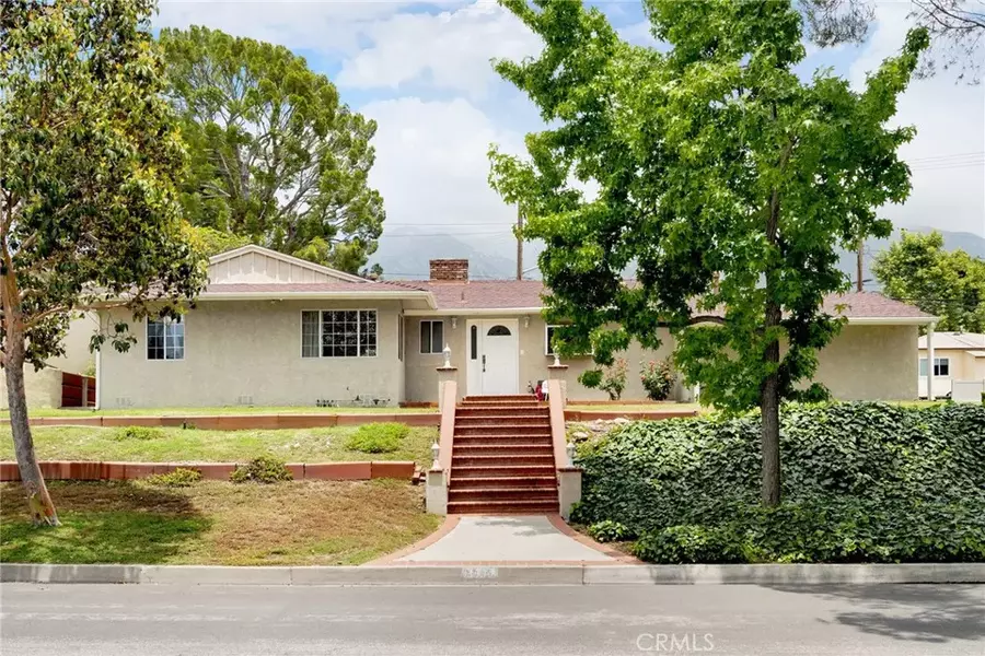 3805 Los Olivos Lane, Glendale, CA 91214