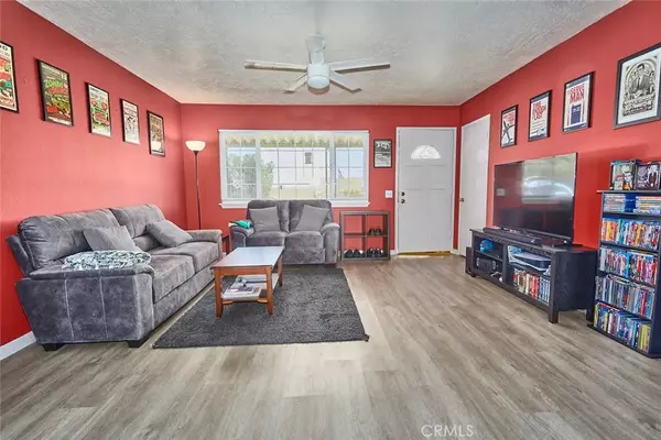 Hesperia, CA 92345,9372 Peach Avenue