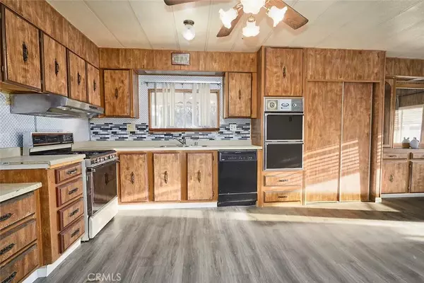 Victorville, CA 92395,16774 Pebble Beach Court