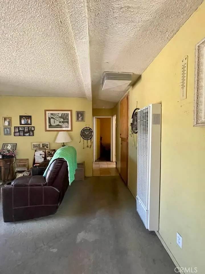 Hesperia, CA 92345,10767 Redwood Avenue