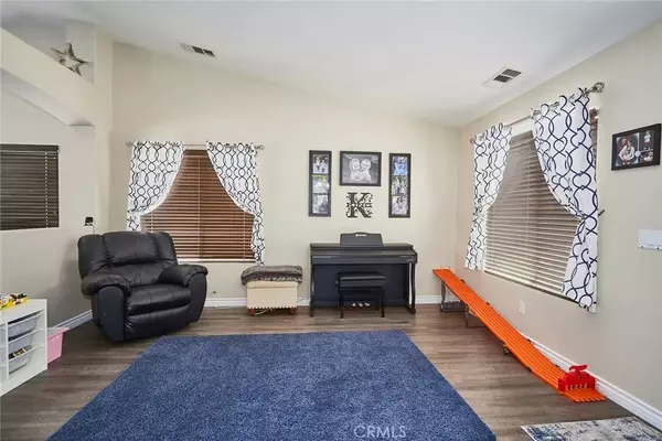 Victorville, CA 92395,13161 Cypress Avenue