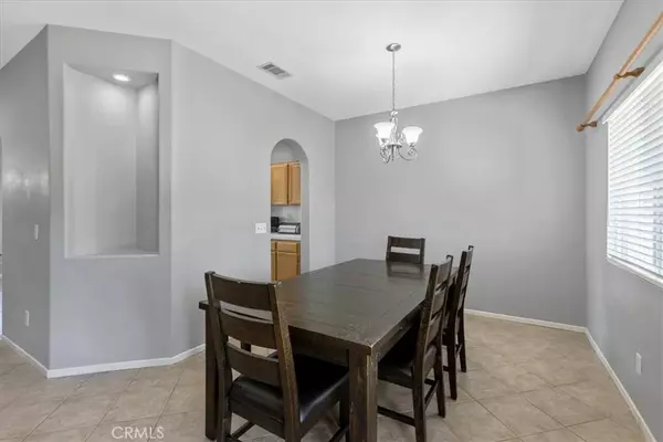 Victorville, CA 92392,12271 Woodhollow Street