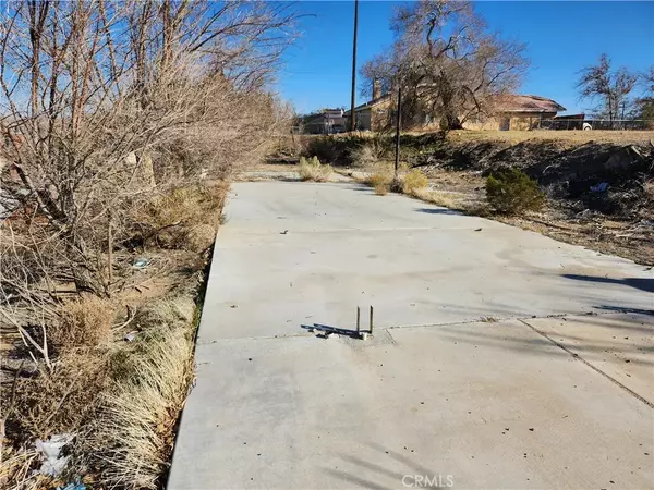 Victorville, CA 92395,16662 Yucca