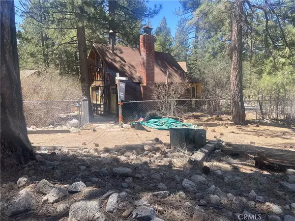 Fawnskin, CA 92333,1208 Chickasaw Road