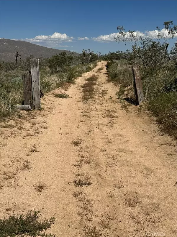 Apple Valley, CA 92308,1 Laguna Seca