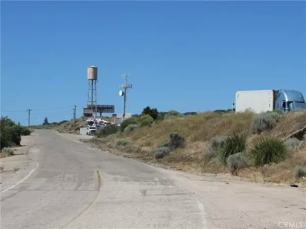 Hesperia, CA 92344,5940 Mariposa