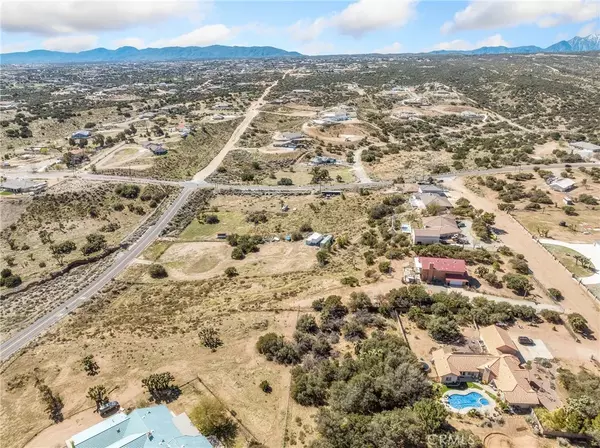Oak Hills, CA 92344,8187 Anaconda Avenue