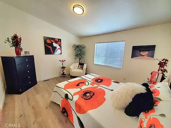 Apple Valley, CA 92308,21621 Sandia #98