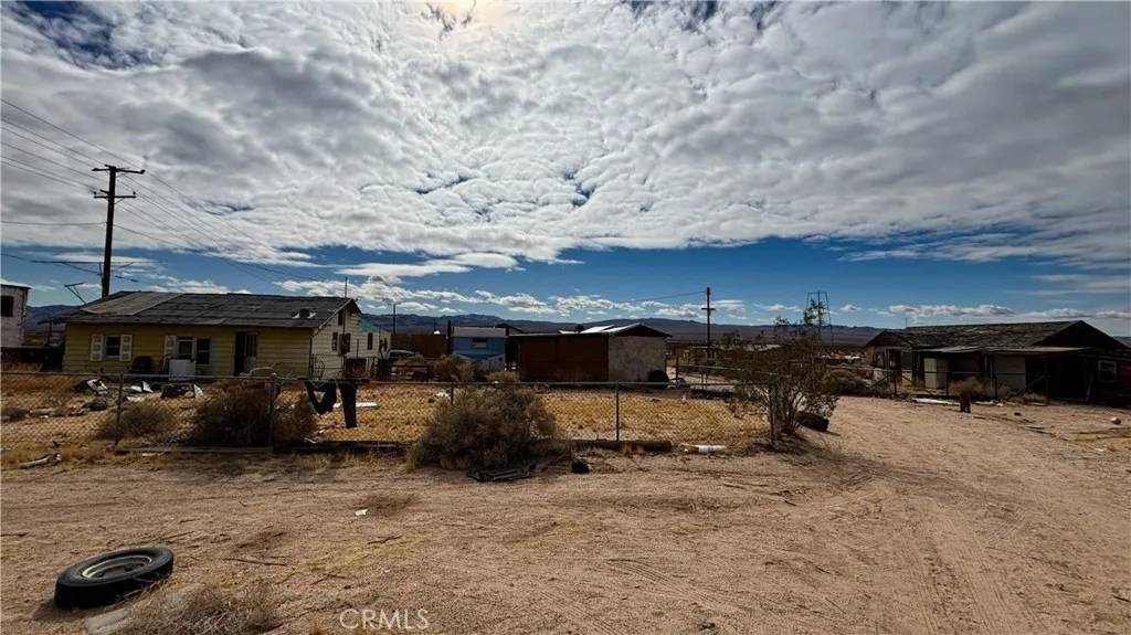 Yermo, CA 92398,733 Athletic Field (NEAR) Road