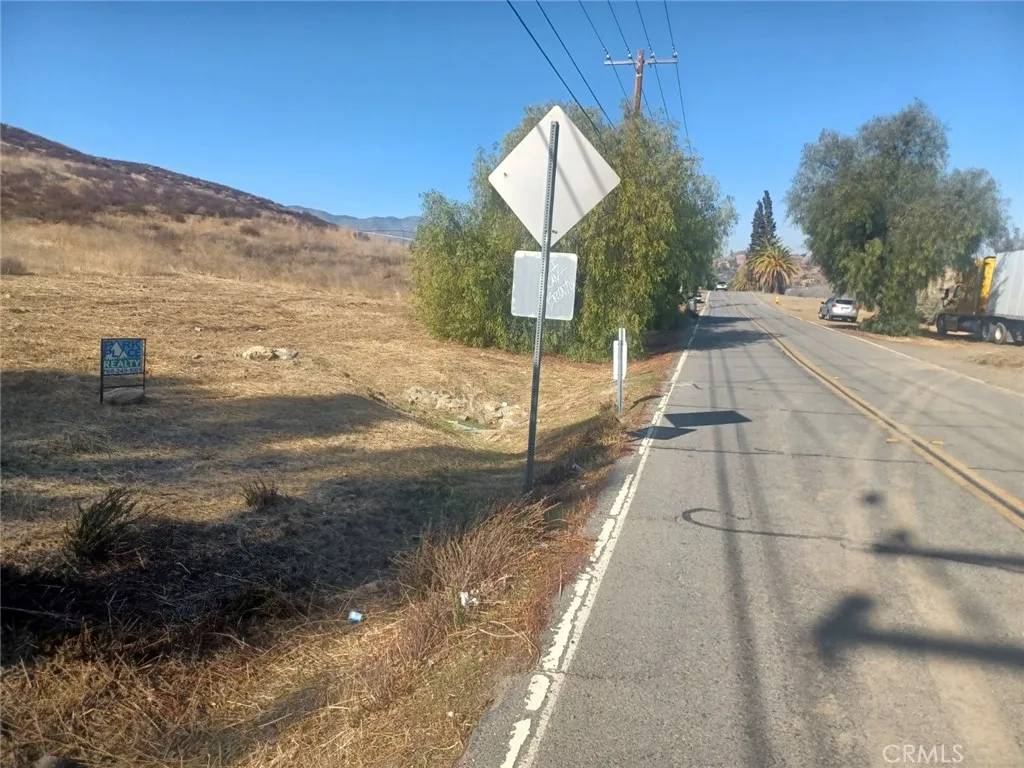 Lake Elsinore, CA 92530,0 Strickland