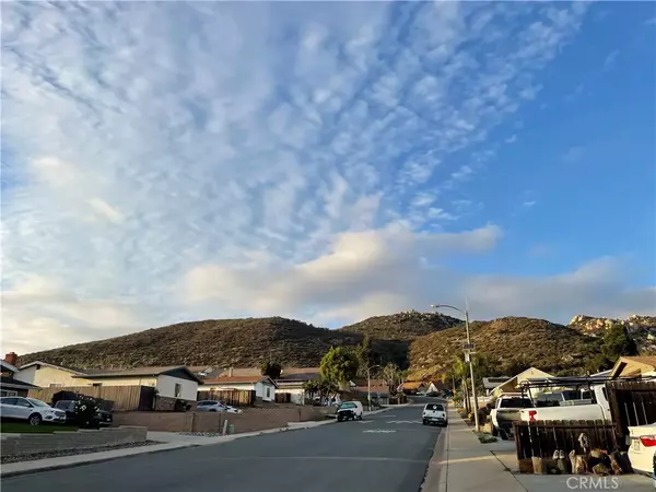 Santee, CA 92071,0 Santana