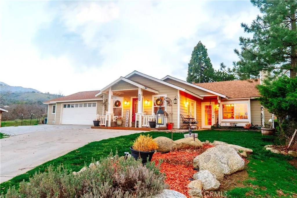 28841 Delaware Dr, Tehachapi, CA 93561