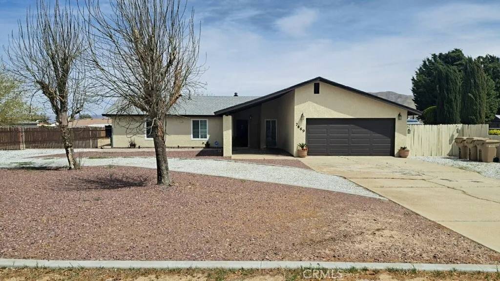 7469 Madera Avenue, Hesperia, CA 92345