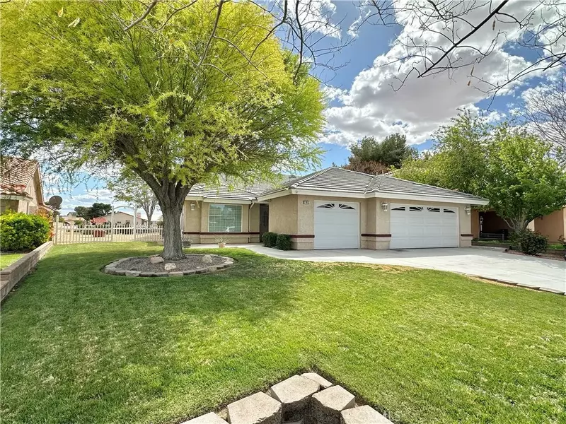 27813 Hummingbird Lane, Helendale, CA 92342