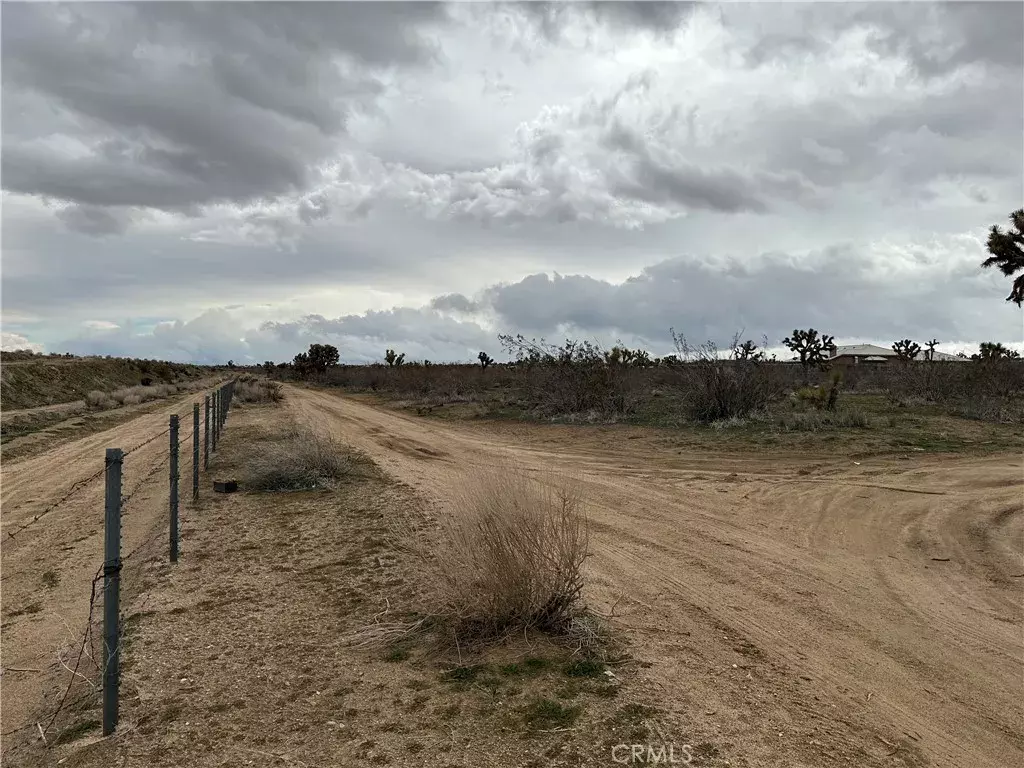 Phelan, CA 92371,17 Smith