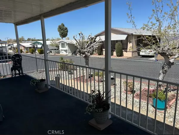 Apple Valley, CA 92308,11414 Serra #40