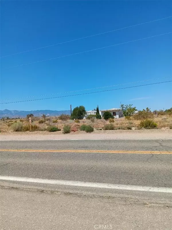 10484 Johnson Rd, Phelan, CA 92371