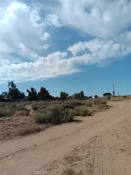 6727 Coyote, Phelan, CA 92371