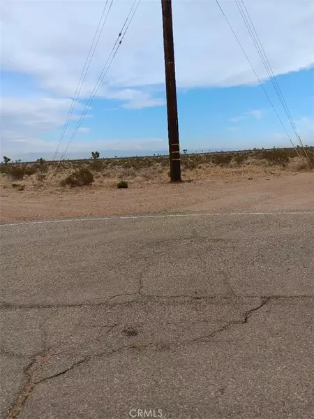 0 White, Victorville, CA 92392