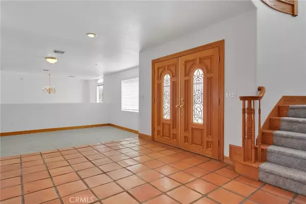 Phelan, CA 92371,8381 White Road